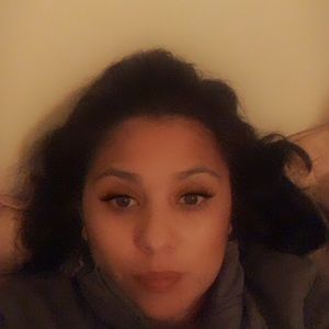 Meet your Posher, Anaya